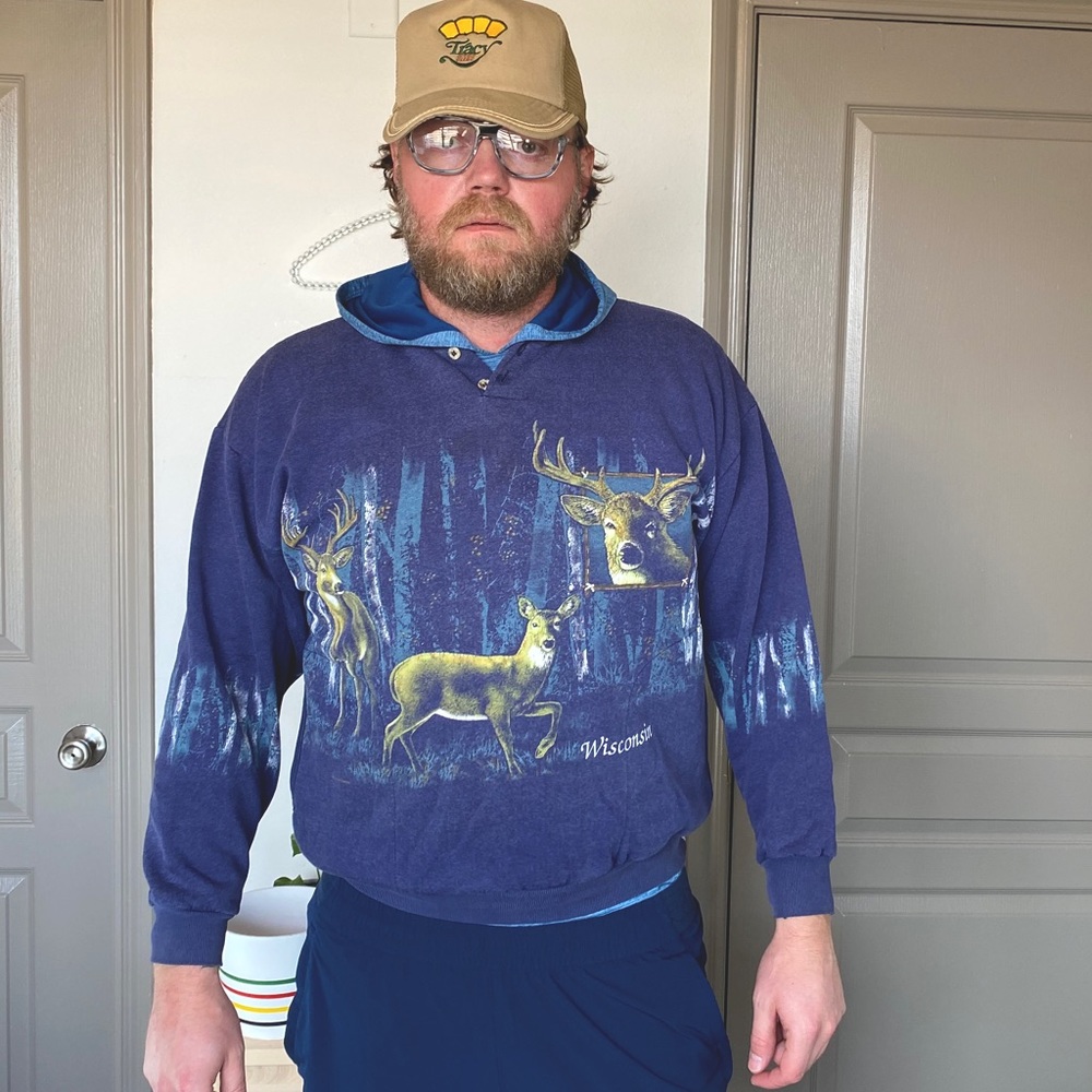 Vintage Wisconsin Wildlife Deer Sweatshirt – L – Cozy Outdoors Graphic
